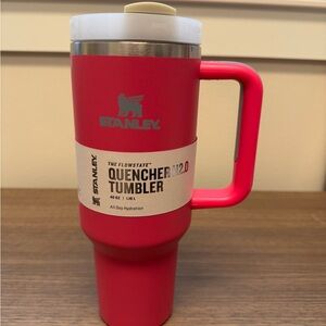 Stanley Quencher H2.0 Tumbler - Vibrant Pink